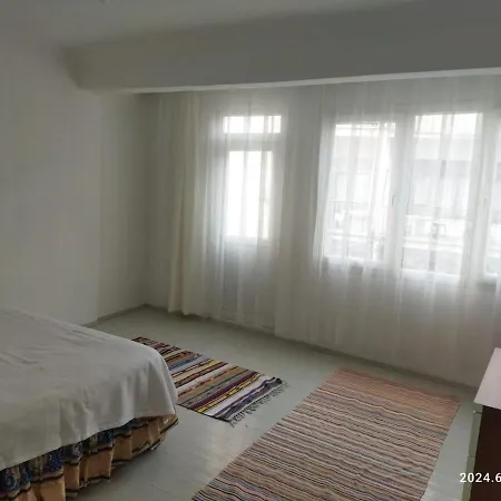 Modern Flat Walk To Shops, Cafes Harbour 2 Bedroom Apartmán