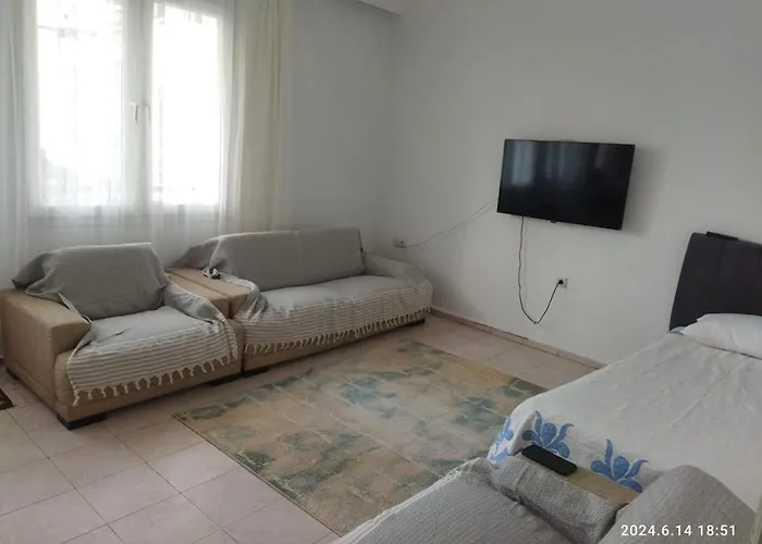 Апартаменты Modern Flat Walk To Shops, Cafes Harbour 2 Bedroom Фетхие