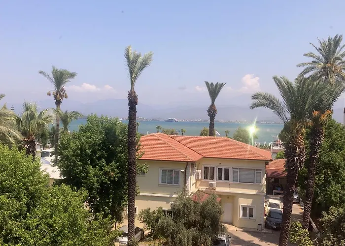 Modern Flat Walk To Shops, Cafes Harbour 2 Bedroom *